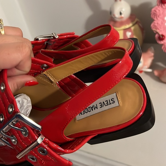 STEVE MADDEN GRAYA RED PATENT - Picture 4 of 4